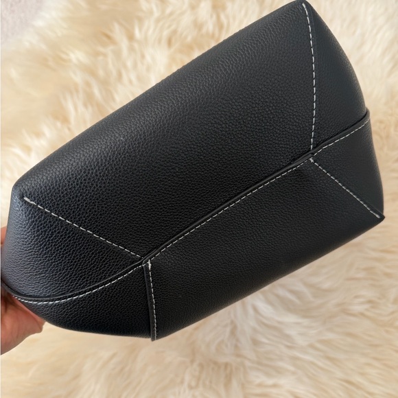 Madison de beaute Marseille chalet Elegant Black and Brown Women's Tote Bag - Picture 4 of 5